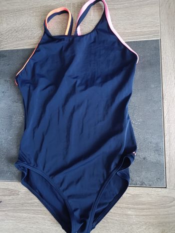 maillot de bain 1 pièce taille 14ans