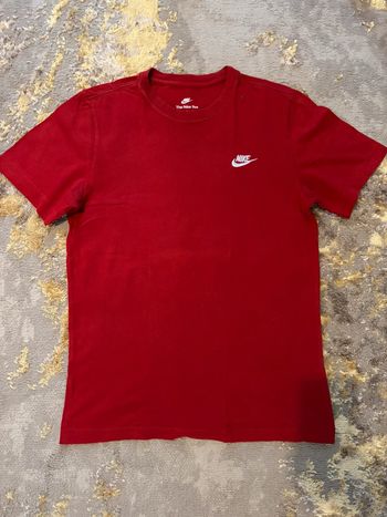 Tee shirt rouge Nike