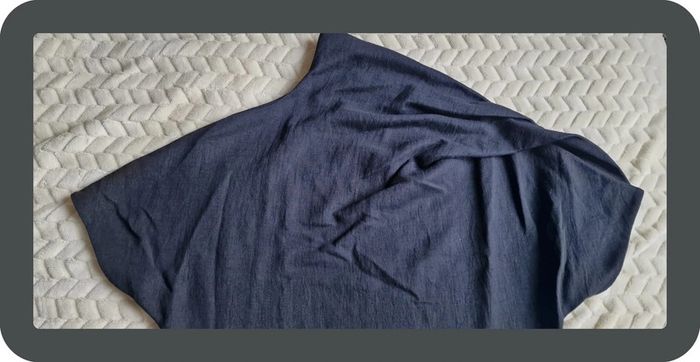 Robe T-shirt COS a col cheminée asymétrique et manches courtes taille S - photo numéro 3