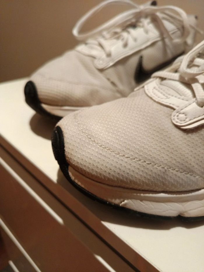 Magnifique paires de Nike air max taille 38,5 - photo numéro 3