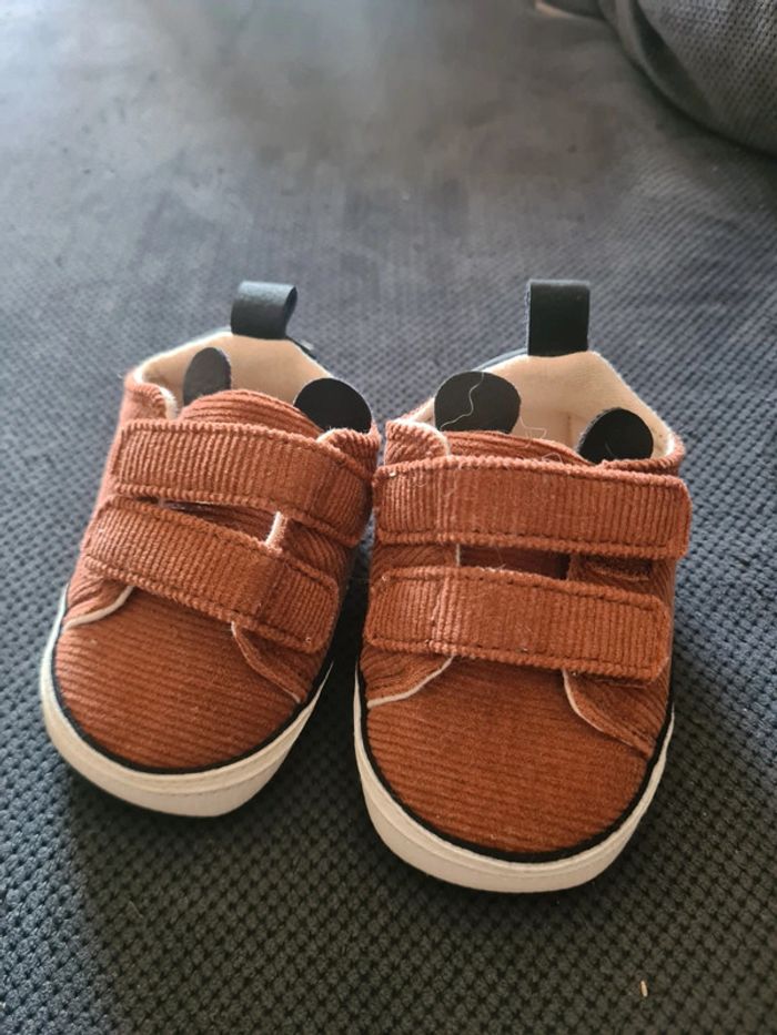 Chaussons chaussures souples naissance-3mois neuves