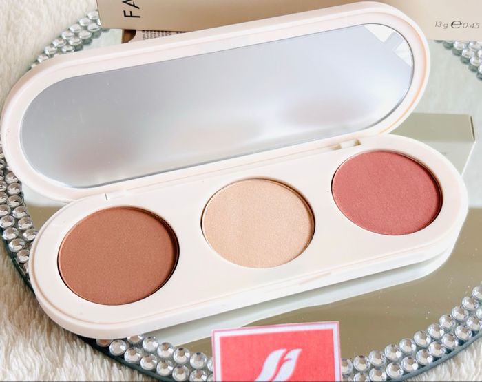 Paleta de rubor y sombras All in One Fair/Medium Farmasi - photo numéro 2