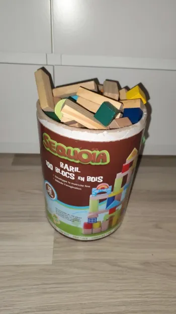 Cube en bois