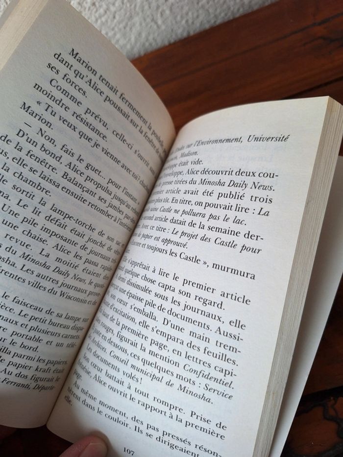 Livre "Alice et la Mémoire Perdue" de Caroline Quine - Bibliothèque Verte - photo numéro 3