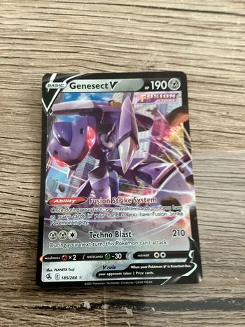 carte Pokémon 185/264 genesect V anglais ANG année 2021