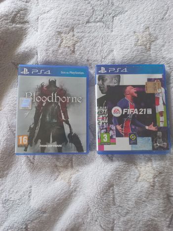 Jeu video ps4 fifa 21 et bloodborne ( francais)