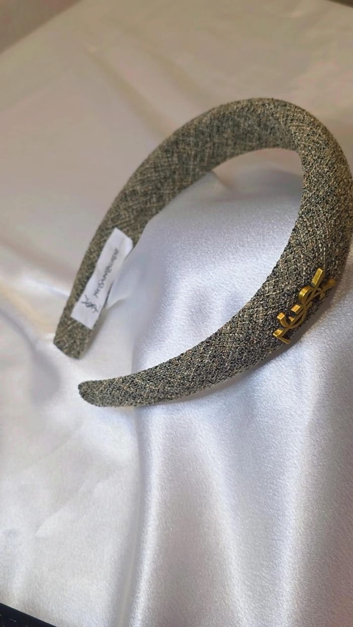 un accessoire de tête élégant et intemporel qui apporte une touche couture à n'importe quelle tenue. - photo numéro 6