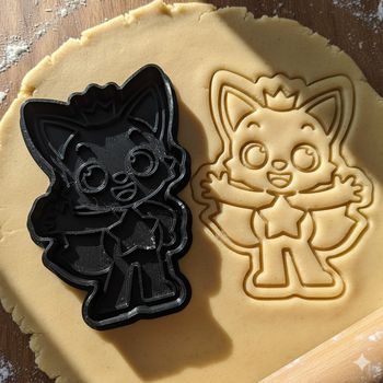 Emporte-pièce Pinkfong en relief pour biscuits et pâtisserie créative