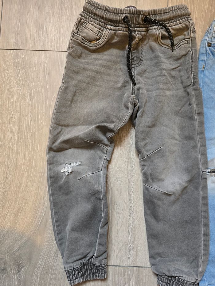 Lot Pantalons trouer 5ans - photo numéro 2