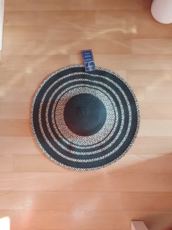 Chapeau Chevignon, à rayures beiges et noires