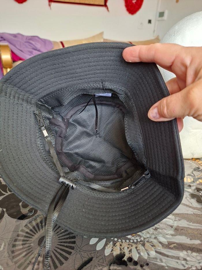 Bob homme noir neuf taille 54 cm prix 2 euro - photo numéro 3