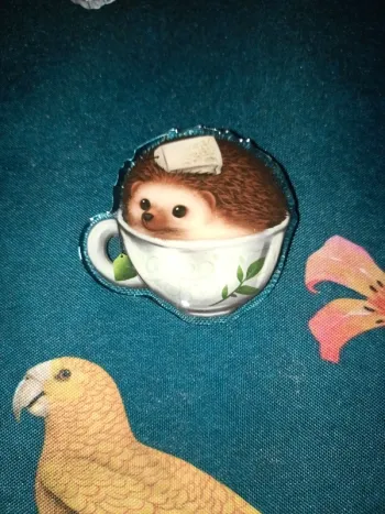 Broche hérisson the tasse association acrylique