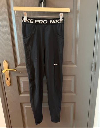 Legging noir Nike avec poches 