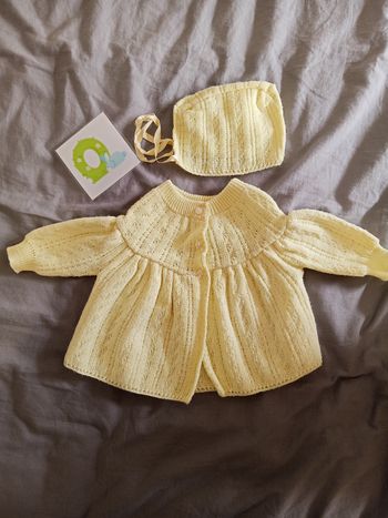 Brassière + chapeau jaune T. Naissance