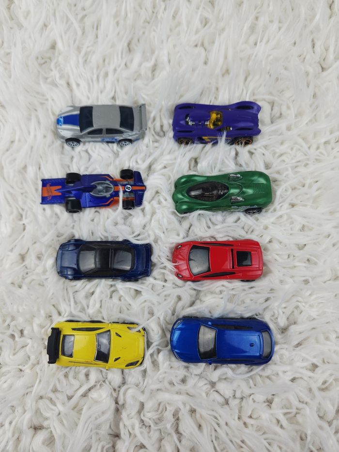 Lot de 24 petites voitures marque Hot Wheels 🎅 - photo numéro 7