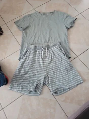 Pyjama short taille 11/12 ans