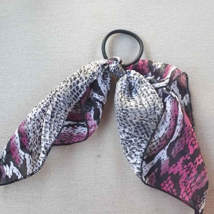 élastique avec tissu rose et noir