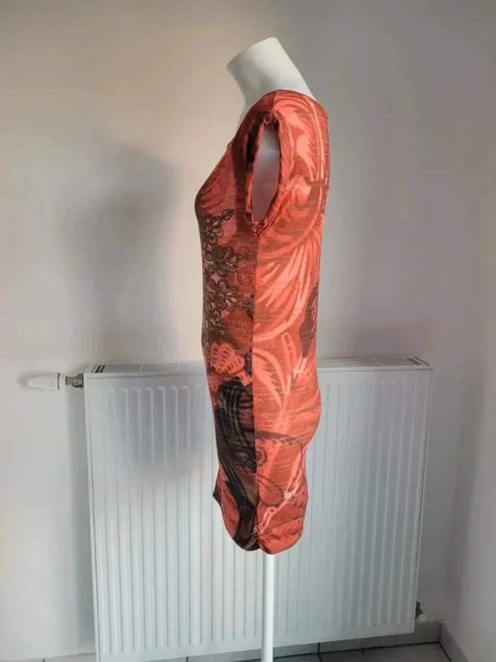 Jolie robe Desigual taille S (36) - photo numéro 3