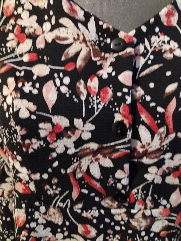 Blouse manches 3 /4 taille 46 /48 - photo numéro 2