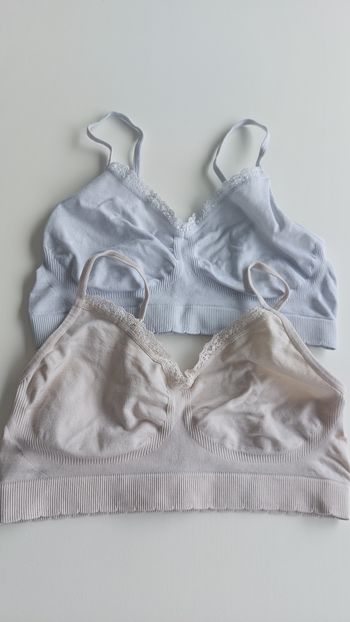 2 brassières