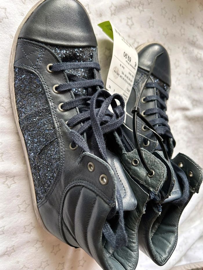Baskets en cuir bleu 38 neuves - photo numéro 4