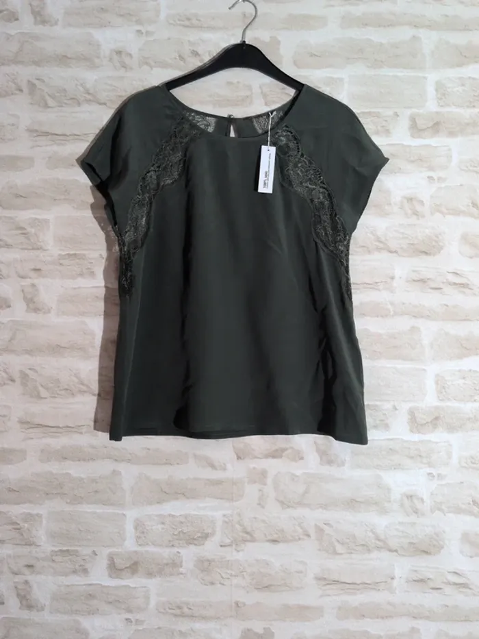 T-shirt vert dentelle – Princesse Tam.Tam – Taille 36 – Neuf avec étiquette