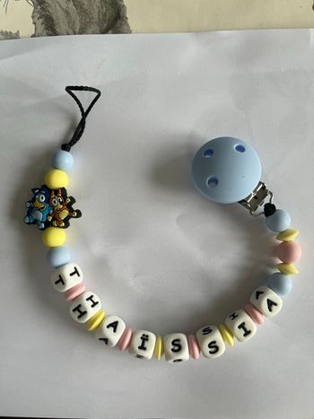 Attache tétine bluey 