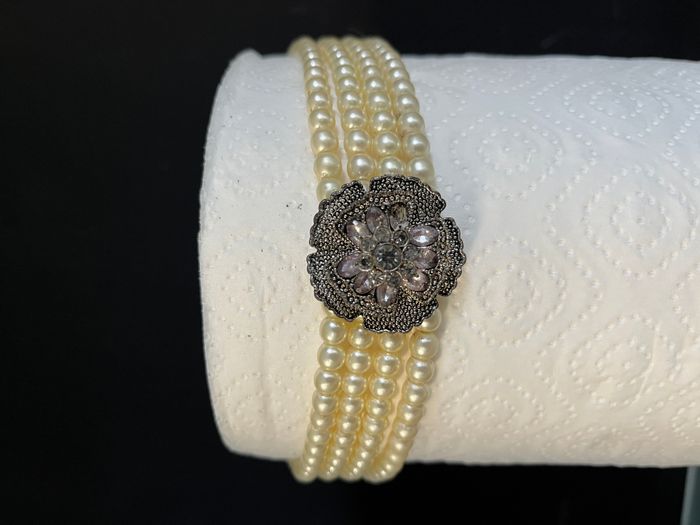 Choker Multicouche Fausses Perles et Médaillon Strass - photo numéro 2