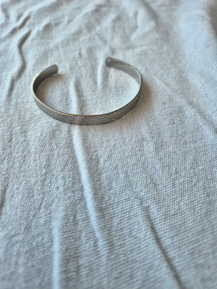 Bracelet
