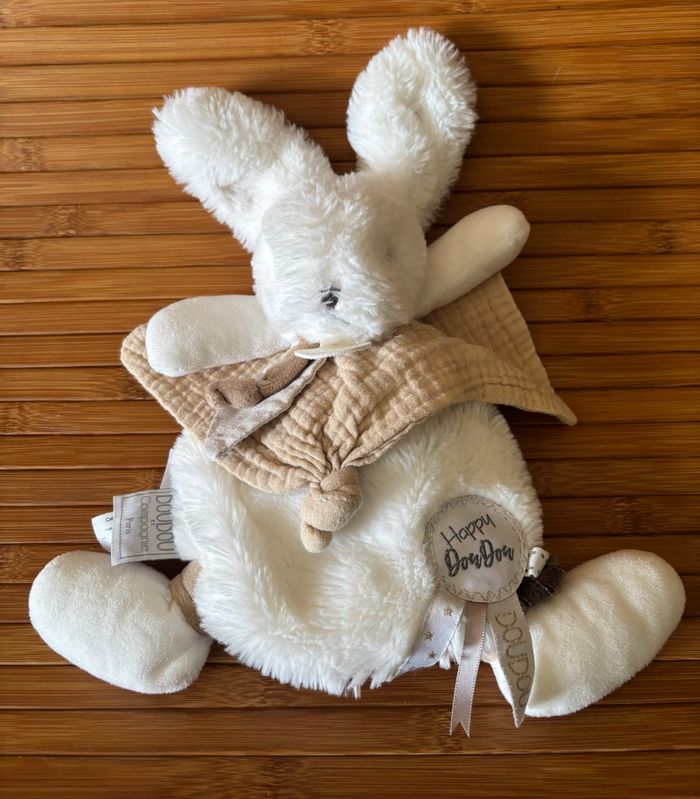 Doudou plat lapin blanc beige happy doudou doudou et compagnie - photo numéro 3