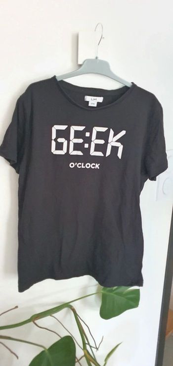 Tee-shirt noir"Geek". 14ans
