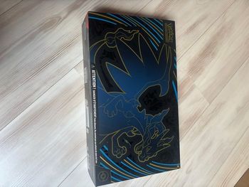 Upc dracaufeu avec goodies sans booster sans carte promo