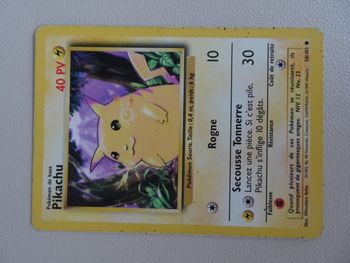 Carte pokemon pikachu