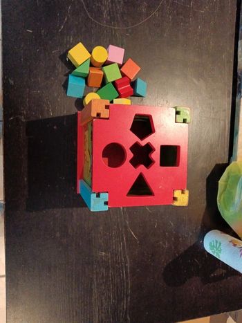 Boîte à forme en bois