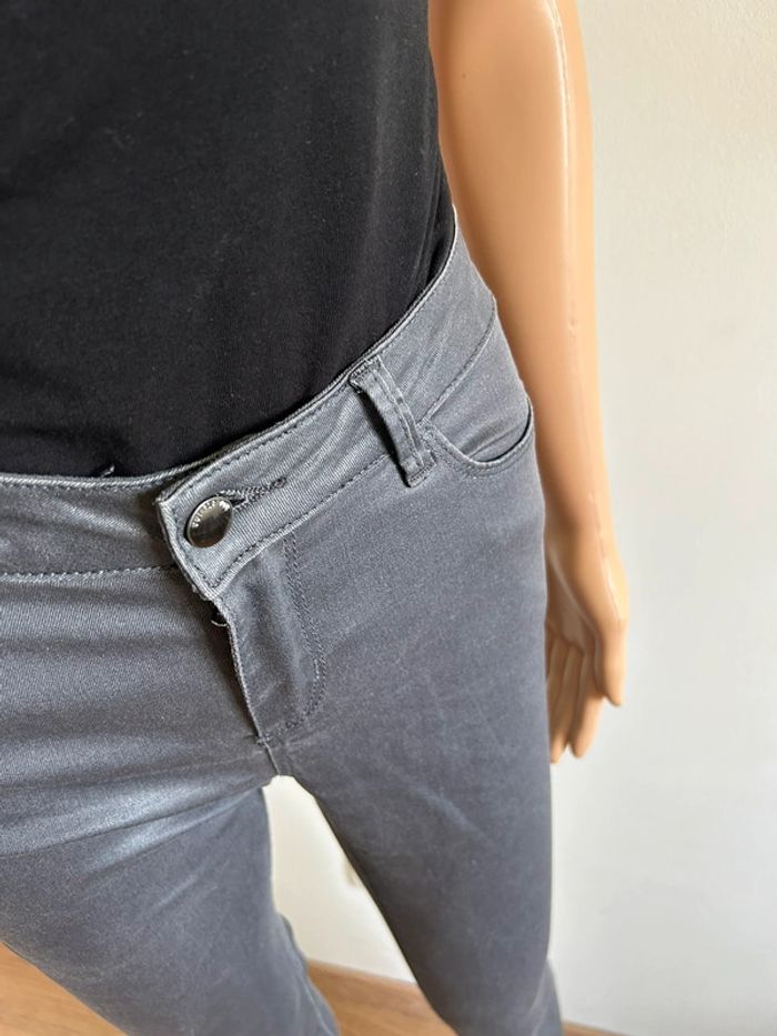 Pantalon enduit gris Cache Cache taille 34 jamais porté - photo numéro 6