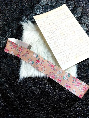 Magnifique collier ras de cou en tissu liberty fleurie