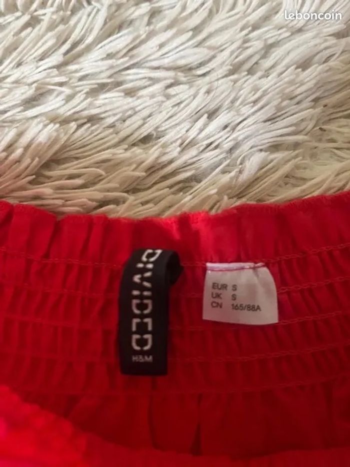Joli petit top rouge épaules dénudées H&M taille S - photo numéro 2