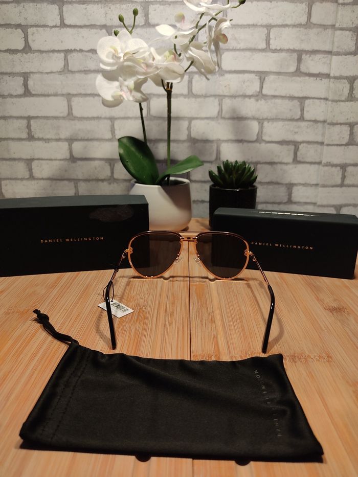 Lunettes de soleil Daniel Wellington neuve - photo numéro 6