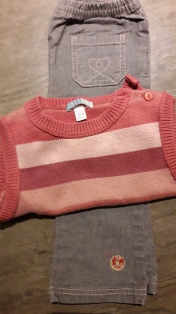Ensemble pantalon- tee-shirt