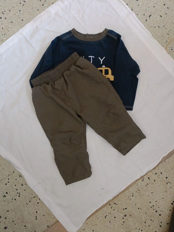 Lot t shirt et pantalon garçon bleu marine et vert kaki foncé taille 12 mois - photo numéro 3