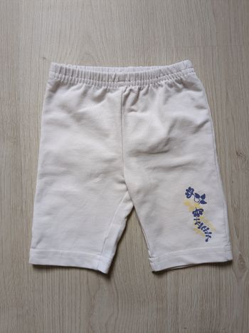 Pantacourt blanc Esprit 6 mois fleurs bleues