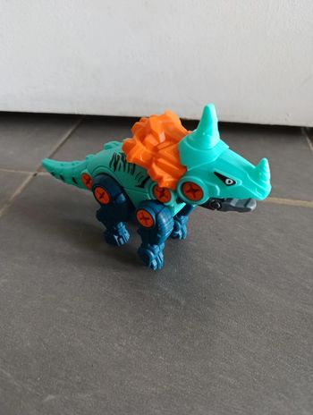 Figurine dinosaure