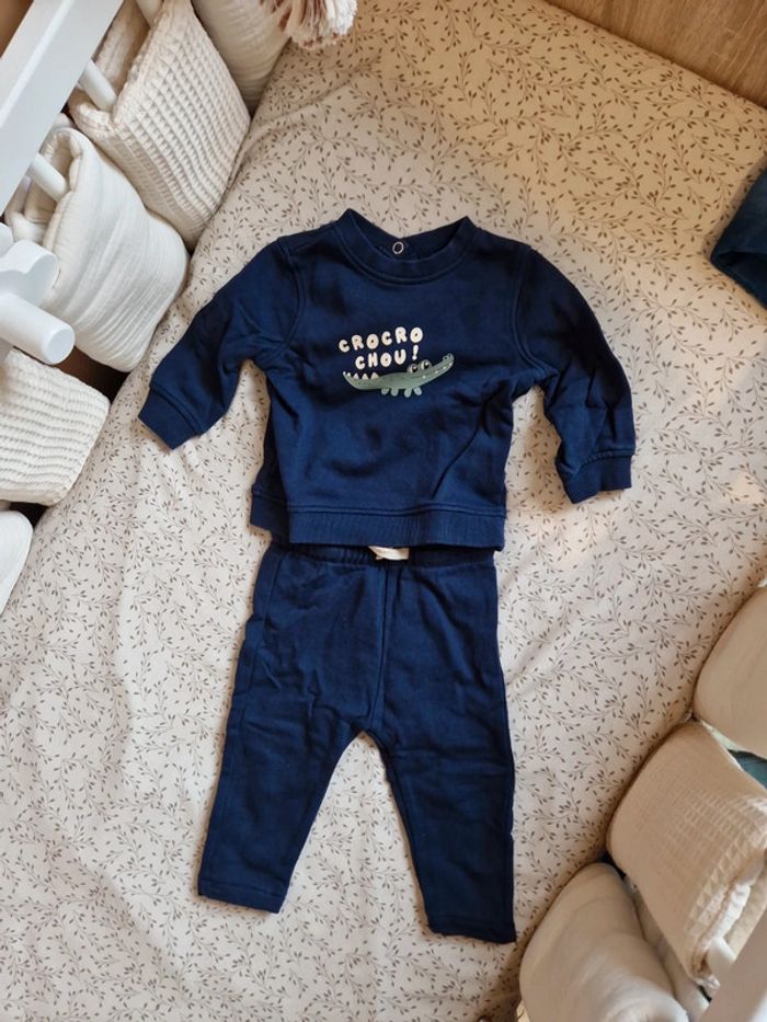 Ensemble pull jogging kiabi 6 mois
