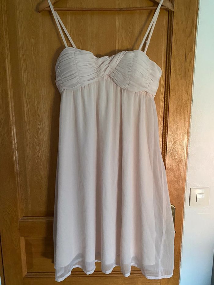 Robe rose pâle bretelles
