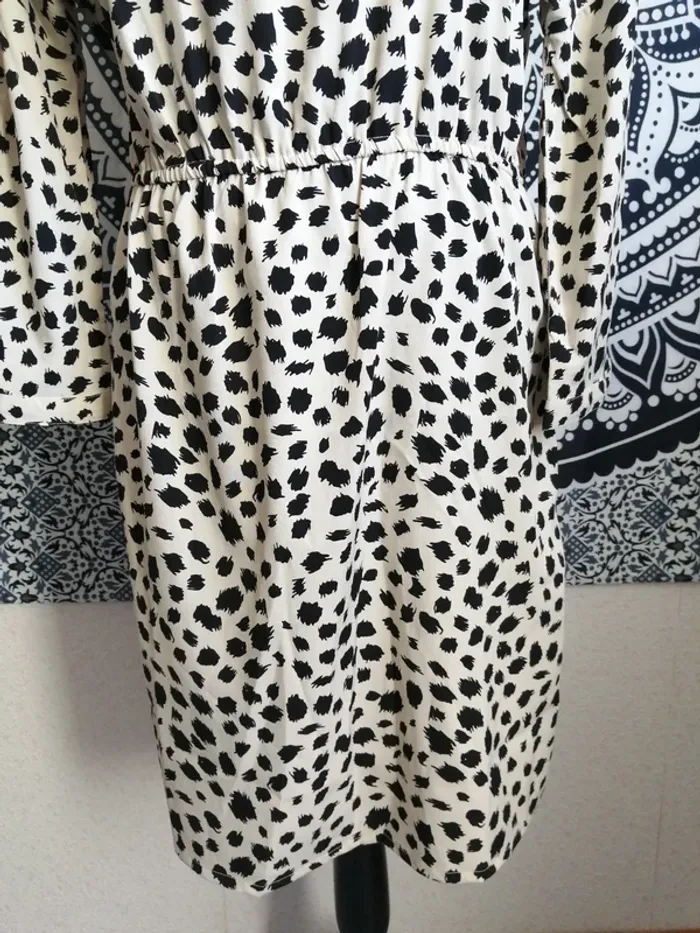 Robe manches longues beige motif noir girafe / best mountain / (M) - photo numéro 4
