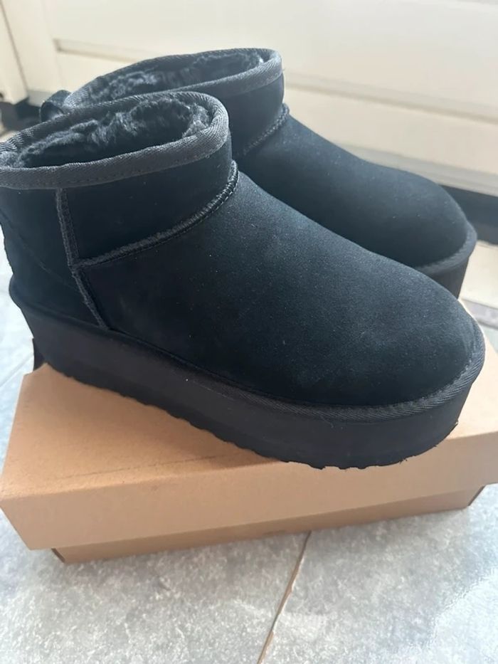 Ugg Classic mini Boots38 - photo numéro 4