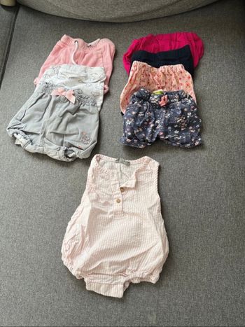 Lot de 7 shorts + une Combi 3 mois