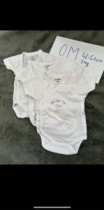 Lot 3 bodies manches courtes 0M naissanc