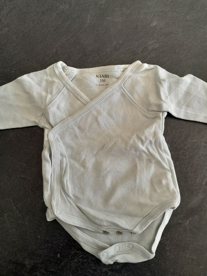 Lot 4 bodies 1 mois - photo numéro 3
