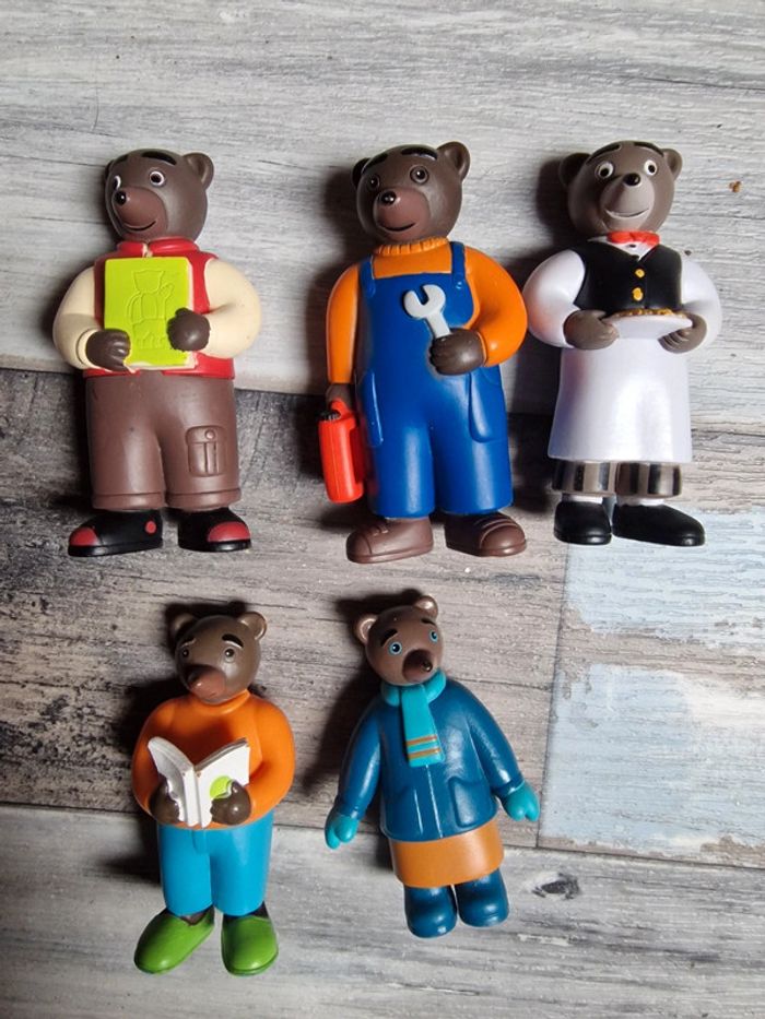 Papa ours brun figurine